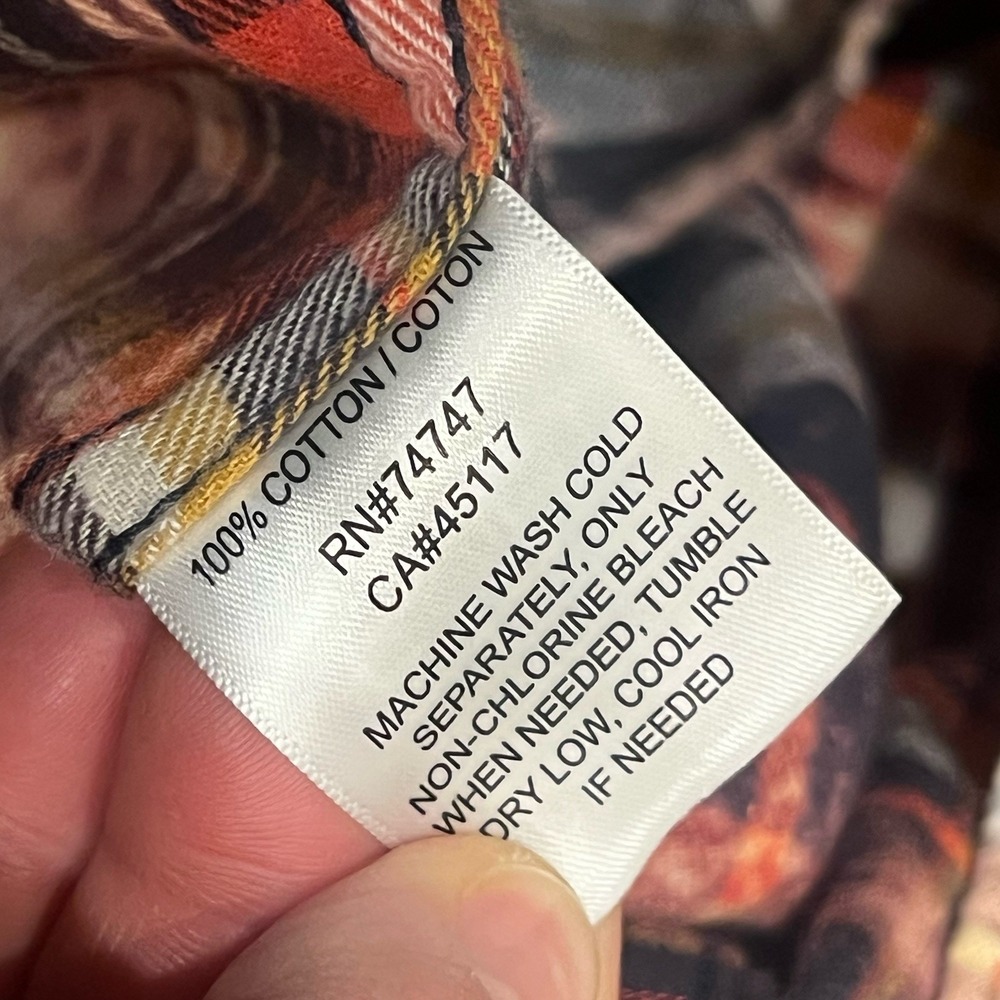 Men's Plaid Flannel With Full Moon & Forest Design, Men's‎ Size Medium - Picture 8 of 9